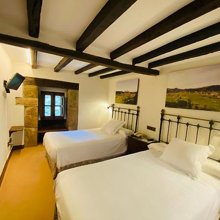 Posada La Torre De La Quintana ลีเอนโด ภายนอก รูปภาพ
