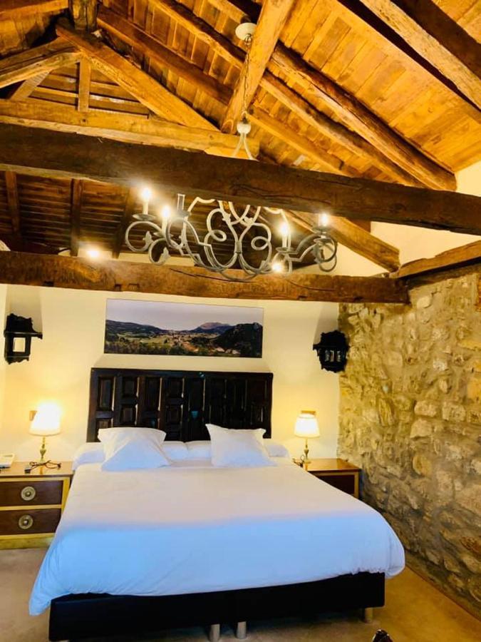 Posada La Torre De La Quintana ลีเอนโด ภายนอก รูปภาพ