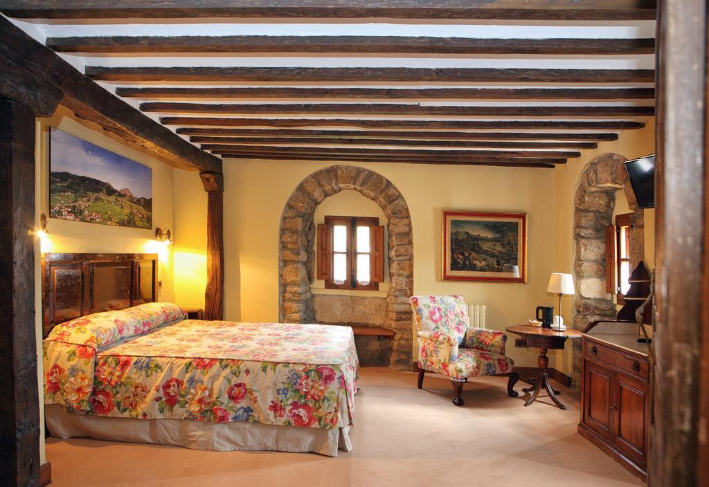 Posada La Torre De La Quintana ลีเอนโด ภายนอก รูปภาพ