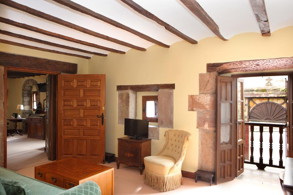 Posada La Torre De La Quintana ลีเอนโด ภายนอก รูปภาพ