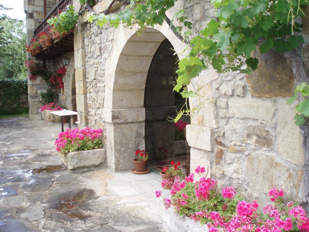 Posada La Torre De La Quintana ลีเอนโด ภายนอก รูปภาพ