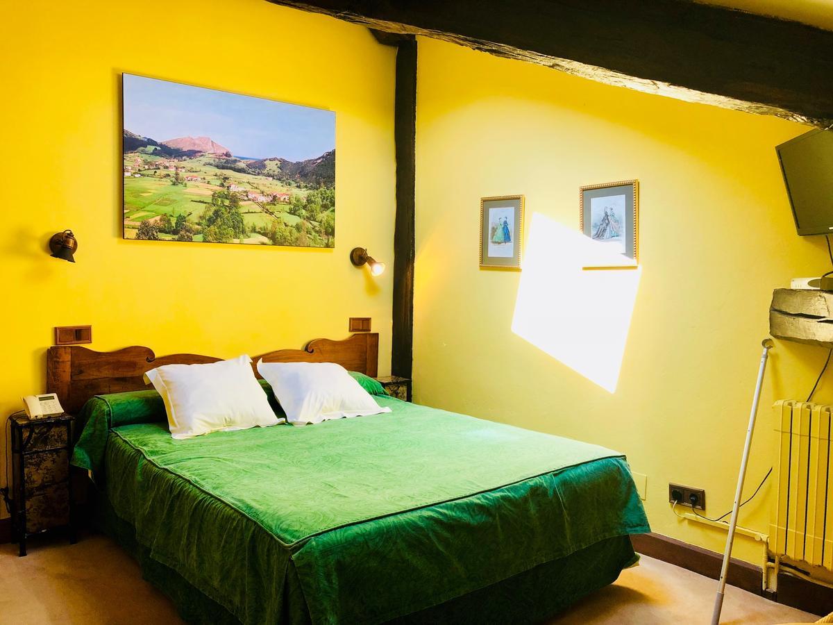 Posada La Torre De La Quintana ลีเอนโด ภายนอก รูปภาพ